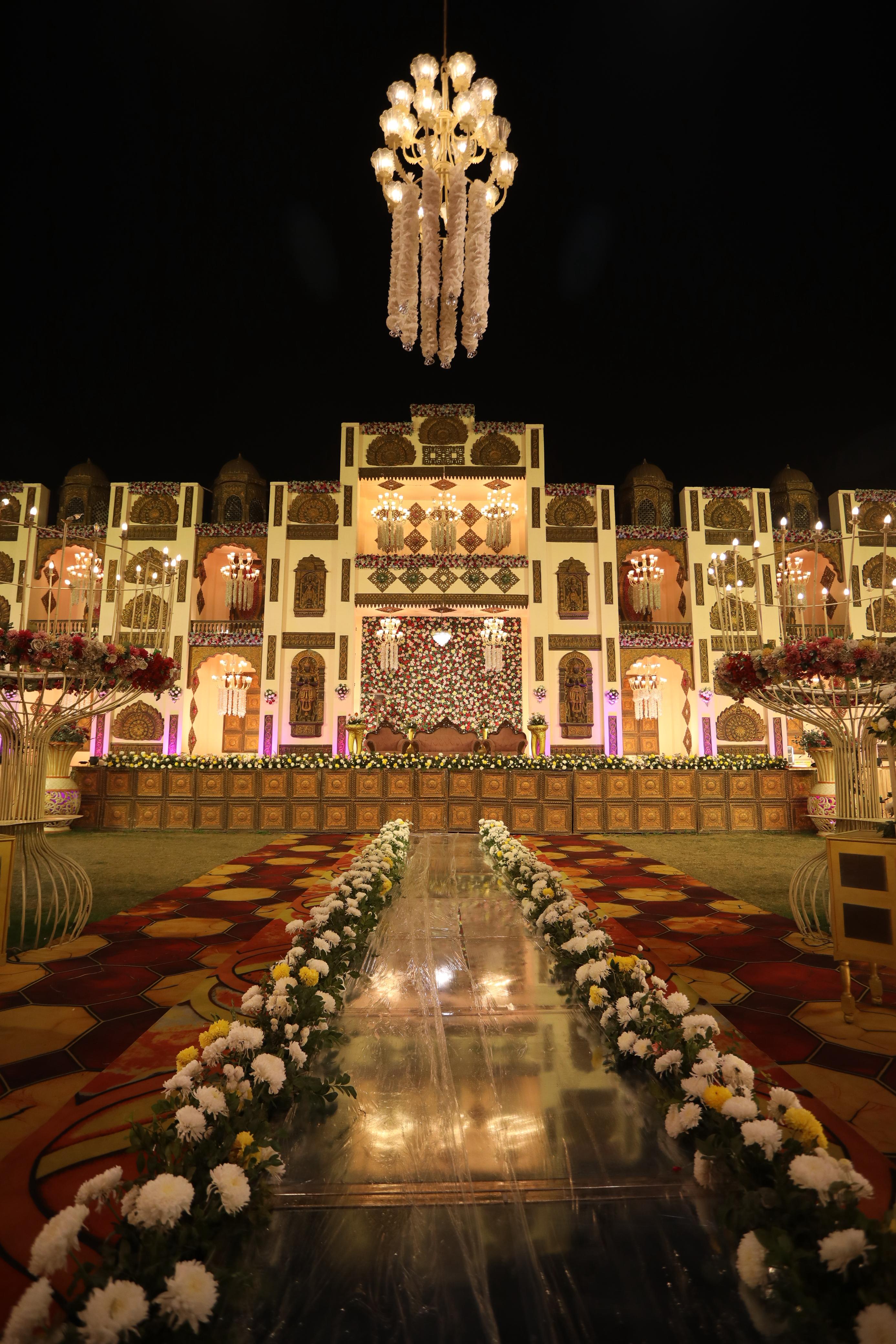 Royal Wedding Buffet & Catering Court